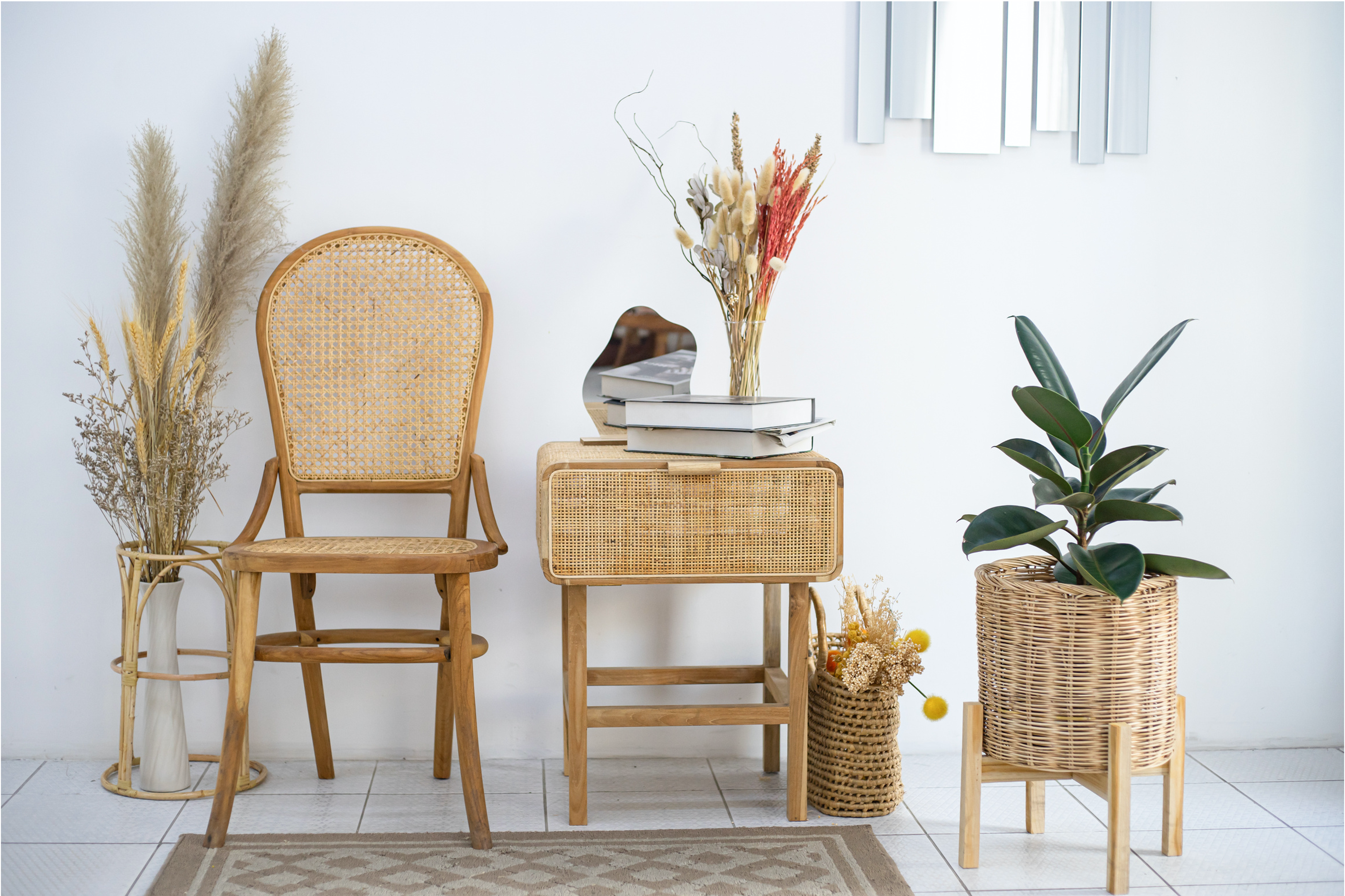 288展覽設計為展覽、會議、活動等場合提供展示器材和家具的租用服務，當中包括電視、展示櫃及枱椅等。為客戶節省額外產品的購買費用及尋找不同供應商的時間成本，讓你更易掌握活動預算。